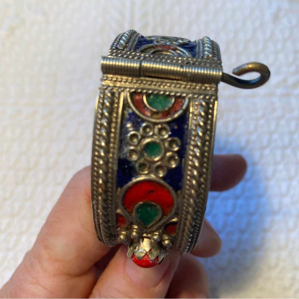 Persian vintage bracelet with pin closure.